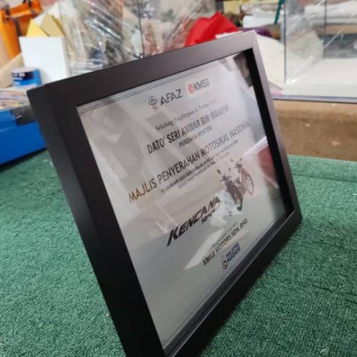 Customized Plaque with Velvet Box